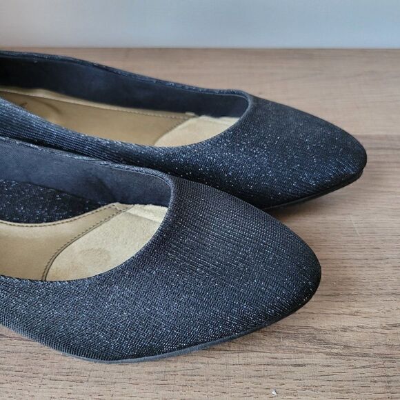 NEW WITHOUT BOX SOFT STYLE HUSH PUPPIES SHIMMER POINTY FLATS SIZE 9.5 WOMENS - Picture 4 of 16